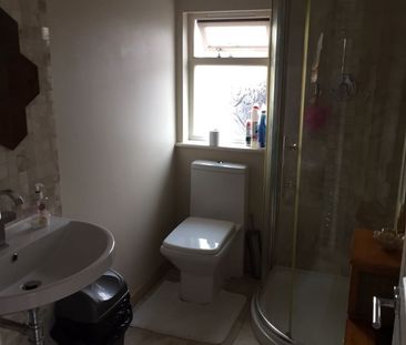 Room in a Shared House, Hurstbourne Road, SE23 - Photo 3