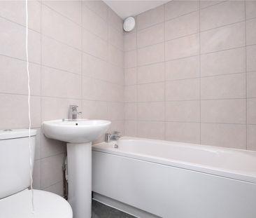 3, Elmton Close, Leeds, West Yorkshire, LS10 3UD - Photo 4