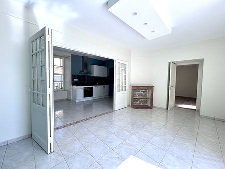 Location Appartement 2 pièces 55m² DOL DE BRETAGNE 35120 - Photo 2