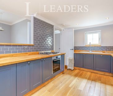 4 bedroom semi-detached to rent Clydesdale Avenue, Chichester PO19 - Photo 1