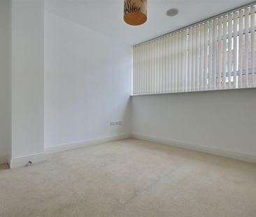 Quay House, Broad Street, Portsmouth - Photo 3