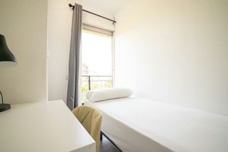 Carrer de Sants, Barcelona, Catalonia 08014 - Foto 2