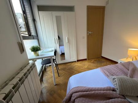 Calle del Robledillo, Madrid, Community of Madrid 28003 - Photo 3