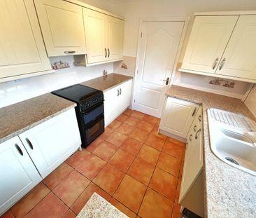 3 bedroom bungalow to rent - Photo 4