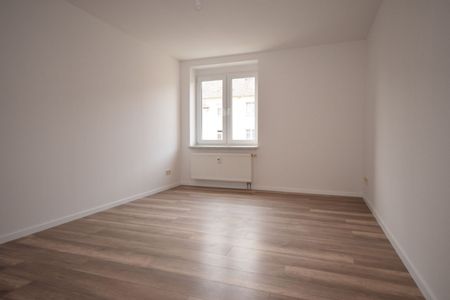 TOP • Laminat • 5-Zimmer • Laminat • 2 Bäder mit Wanne & Fenster • gleich anschauen • Chemnitz - Photo 3