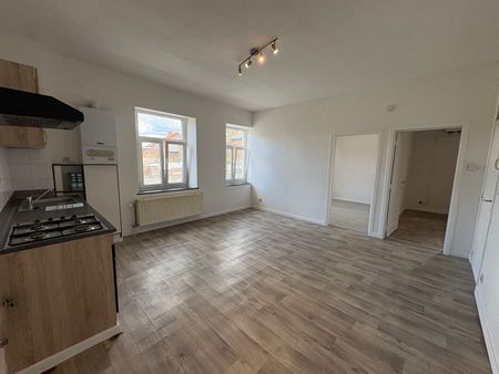 Lumineux Appartement 2 chambres à 6220 Fleurus  Loyer: 750 € - Photo 2