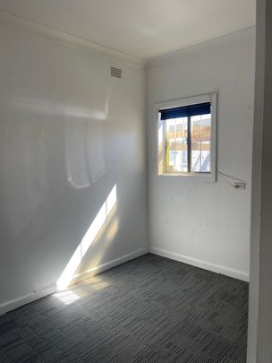 Conveniently Located - *Access via 45 Renwick St Carpark* - Photo 1