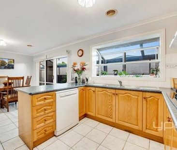 2 Padstowe Court, CRAIGIEBURN - Photo 1