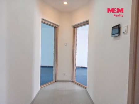 Pronájem bytu 2+1 73 m² - Photo 2