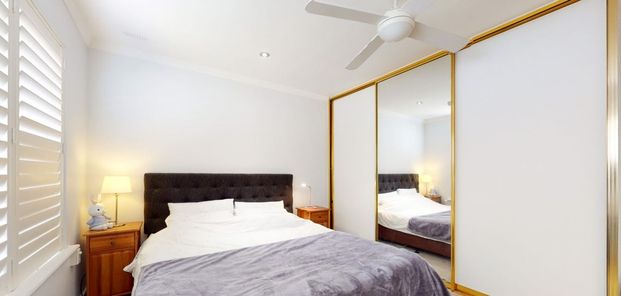 COSY PROPERTY with EASY ACCESS to all AMENITIES! Rossmoyne Senior High School Zone! - Photo 1