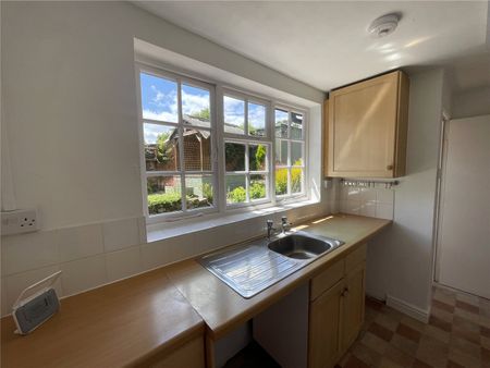 3 Village Lodge, Weston Park - Photo 3