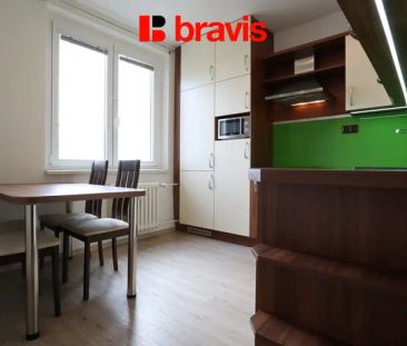 Pronájem byty 3+1, Brno - Židenice, ulice Bořetická, balkon, sklep - Fotografie 1