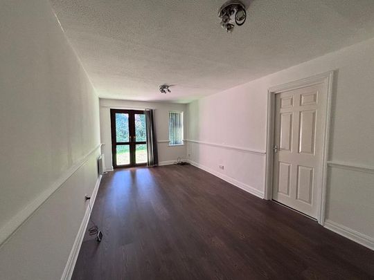 1 bedroom ground floor flat to rent - Photo 1