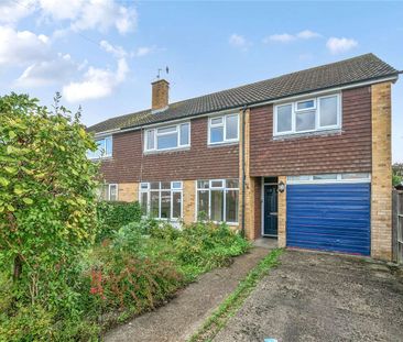 Four Bedroom end-of-terrace house with driveway and garage. - Photo 6
