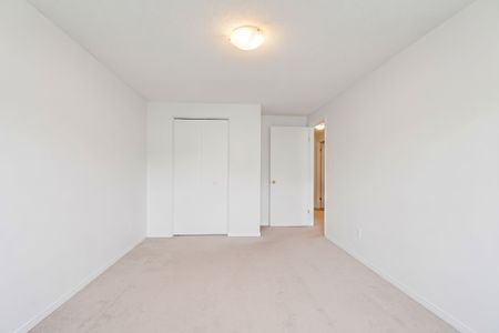 For Lease - 94 Foxglove Crescent, Kitchener, Ontario - Photo 3