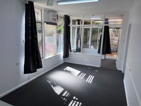 Wake up to the sound of the Sea - Photo 1