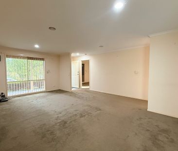 1 Nilufa Court, Hampton Park VIC - Photo 5