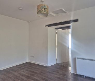1 bedroom semi-detached bungalow to rent - Photo 3