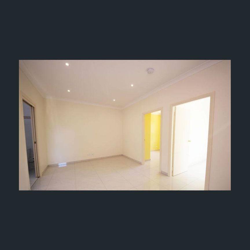 Conveniently located - Photo 1