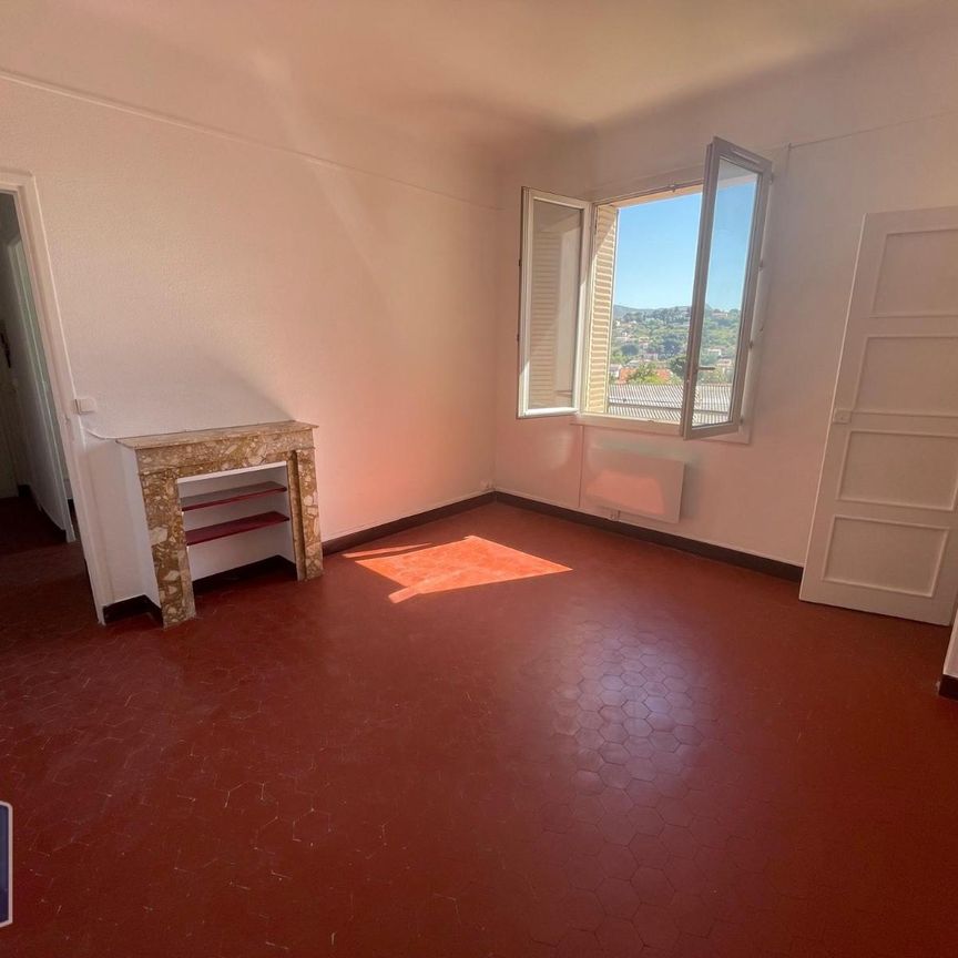 Location Appartement 1 pièce 30m² MARSEILLE 15ème - Photo 1