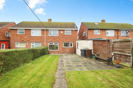 3 bedroom semi-detached house to rent - Photo 2