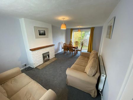 4 bedroom semi-detached house to rent - Photo 4
