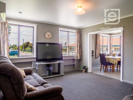 Tidy 3 Bedroom home in Whakatane CBD - Photo 3