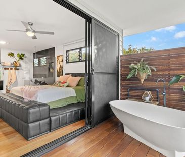 Modern Luxurious Home Plus Large Shed - Photo 2
