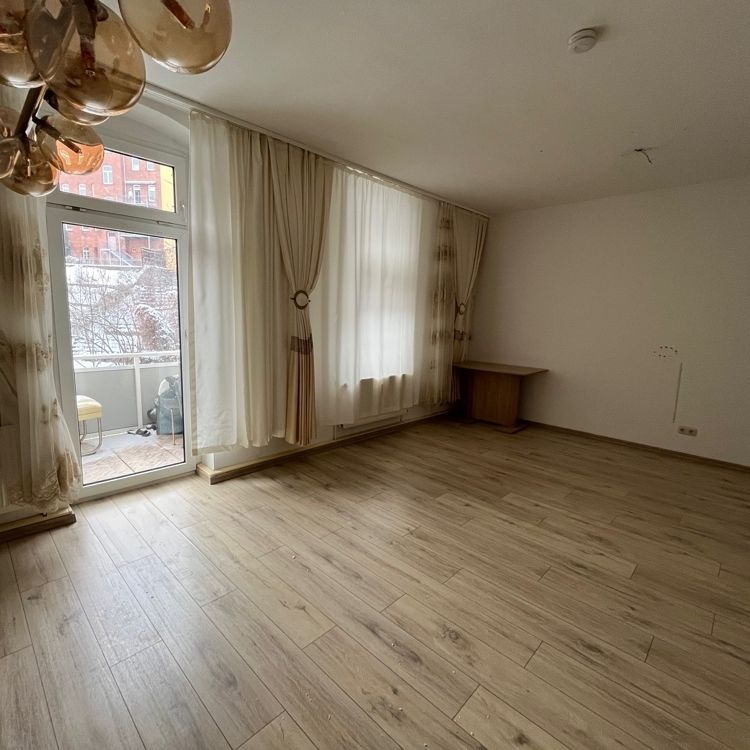 #schöne 2-Raum-Wohnung # große Wohnküche #Waschraum #Keller #Balkon #PKW-Stellplatz vor der Tür - Foto 1