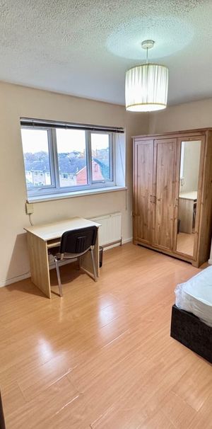 Room 2, Hodgkin Close, Clifton, NG11, Nottingham - Photo 1