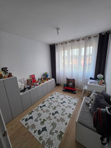 Location Maison 5 pièces 101m² HENIN BEAUMONT 62110 - Photo 5