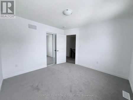 92 VINEWOOD CRESCENT - Photo 2