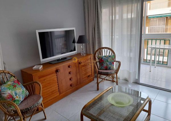 For rent MID-SEASON from 01/09/2023 to 30/06/2024 Nice apartment with side sea views on the 2nd line of the beach in Fuengirola