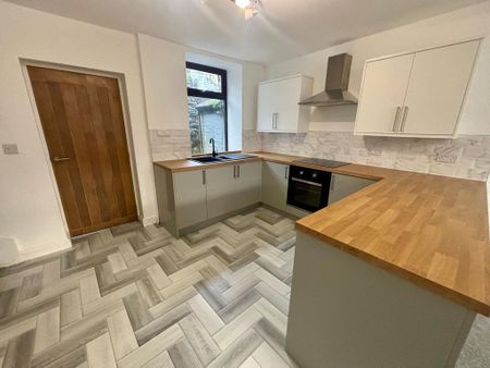 2 bedroom terraced house to rent - Photo 5