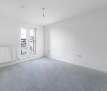 4 bedroom detached house to rent - Photo 3