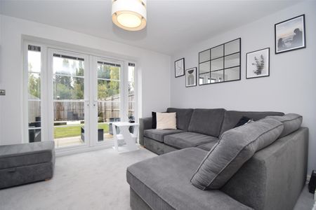 Beecham Square, Castleford - Photo 2