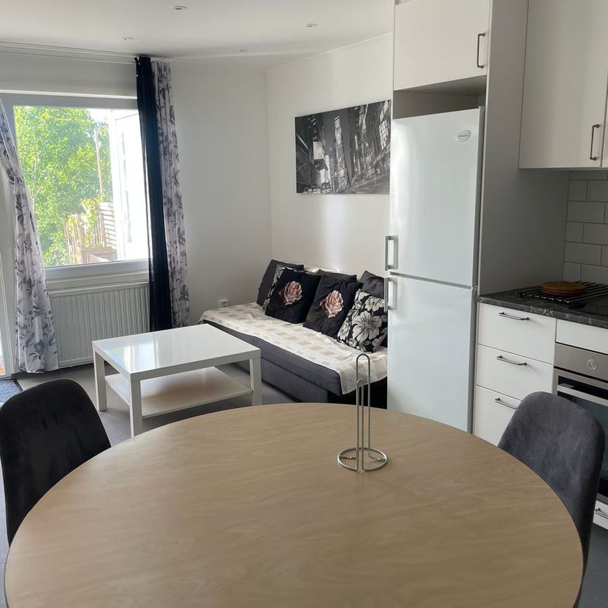 Laxholmsbacken, Skärholmen - Foto 1