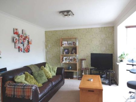 Lambourn Avenue, Stone Cross - Photo 5