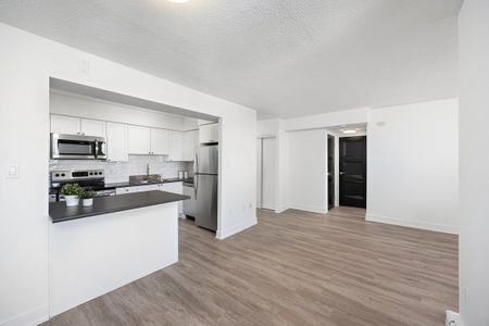 Emerald Towers - Photo 3