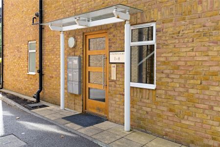 Maple Road, Surbiton, KT6 flat to rent - Photo 2