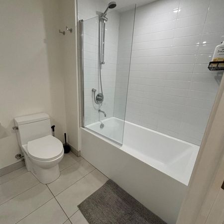 Montreal | Private room | Downtown Montreal - Photo 3