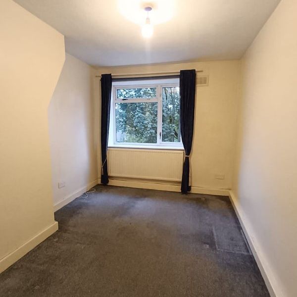 2 Bed Flat, Melmerby Court, M5 - Photo 1