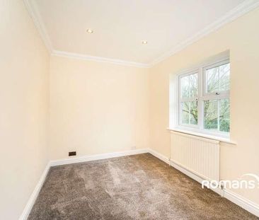 Irvine Place, Virginia Water, GU25 - Photo 5