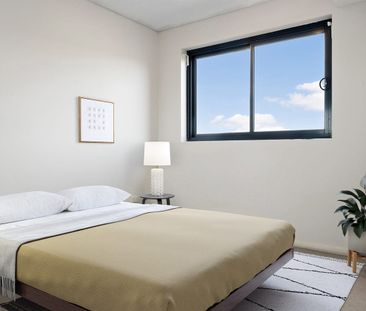 Sunny near-new haven in central hub - Photo 3