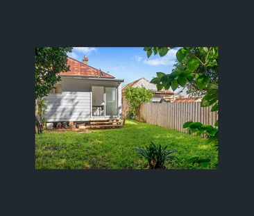 Cozy 2-Bedroom Home in Vibrant Leichhardt - Photo 5