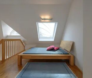 Fully Furnished with A/C for up to 6 months with Balcony - Photo 2