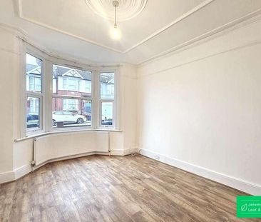 Lewis Gardens, London, N2 - Photo 1