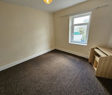 3 bed Terraced - To Let - Photo 4