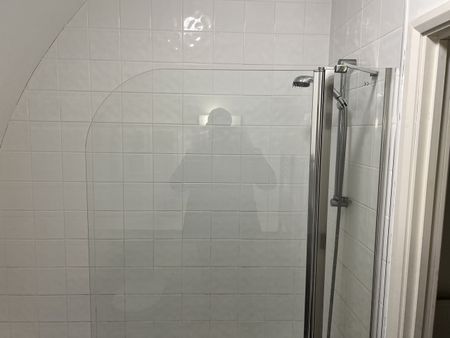 1 Bed Semi-Detached House, Truscott House, IG11 - Photo 4