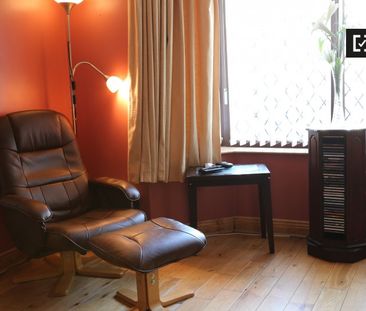 Room in shared apartment for rent, Northside - Photo 1